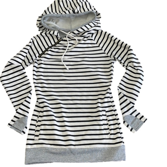 - MINDY Mae Market Double Hood - Picture 1 of 1